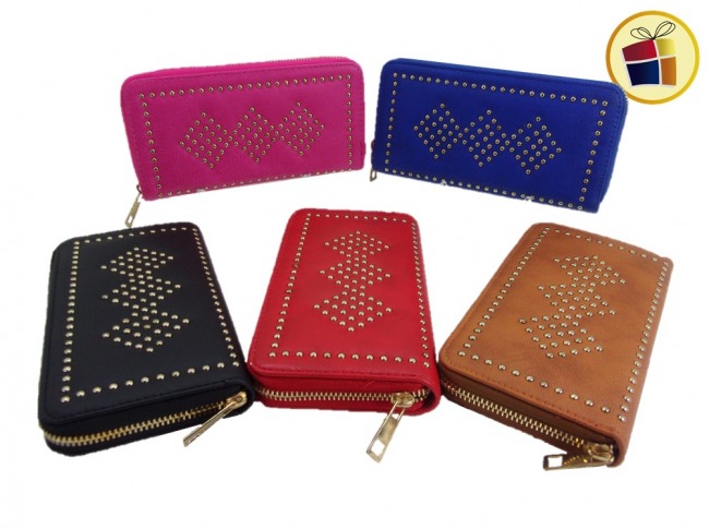 BILLETERA PARA DAMA CUERINA CON TACHAS ACONCAGUA (95807/1301)